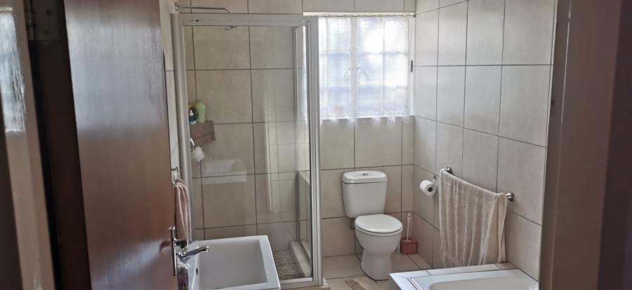 3 Bedroom Property for Sale in Safari Gardens North West